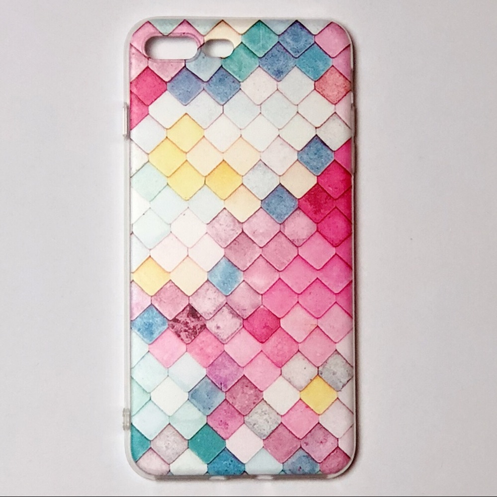 Mermaid scales case 🧜🏻‍♀️